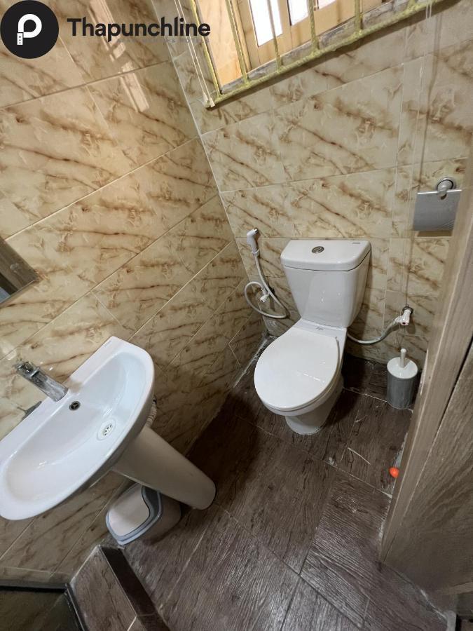 Thapunchline Hotels Ikeja Exterior photo