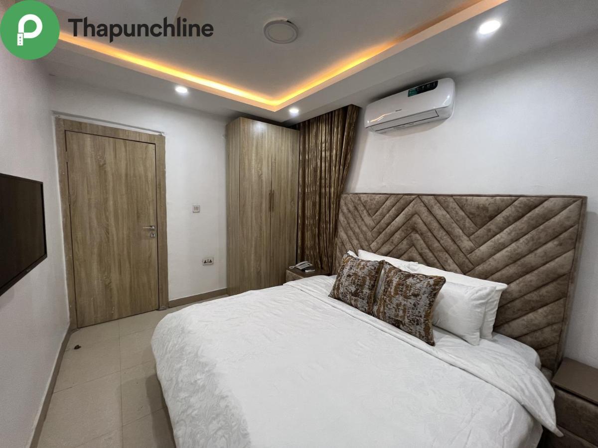 Thapunchline Hotels Ikeja Exterior photo