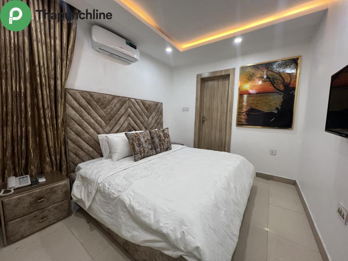 Thapunchline Hotels Ikeja Exterior photo